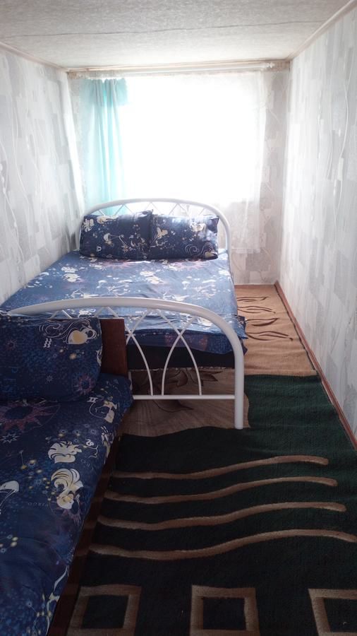 Проживание в семье Сдам посуточно жильё эконом класса Бердянск-4